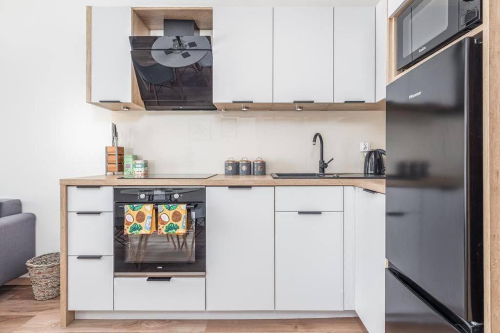 Modern Riverside Apartment With Free Parking Space Szczecin Ngoại thất bức ảnh