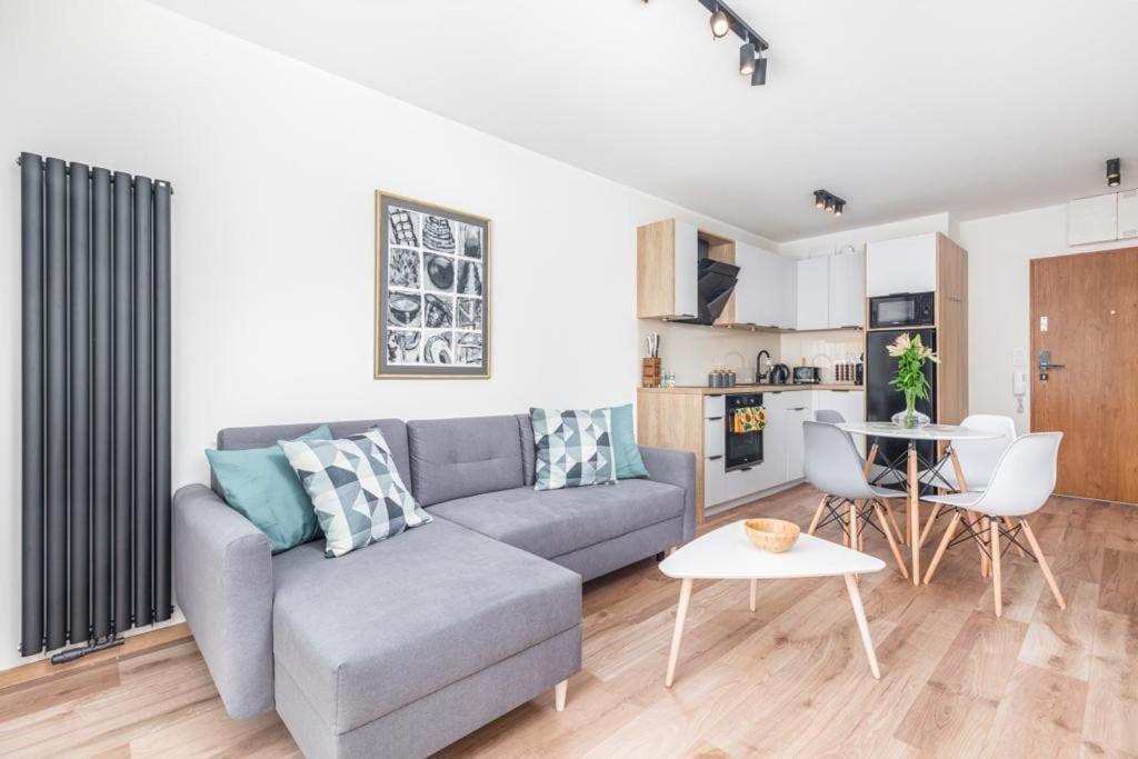 Modern Riverside Apartment With Free Parking Space Szczecin Ngoại thất bức ảnh
