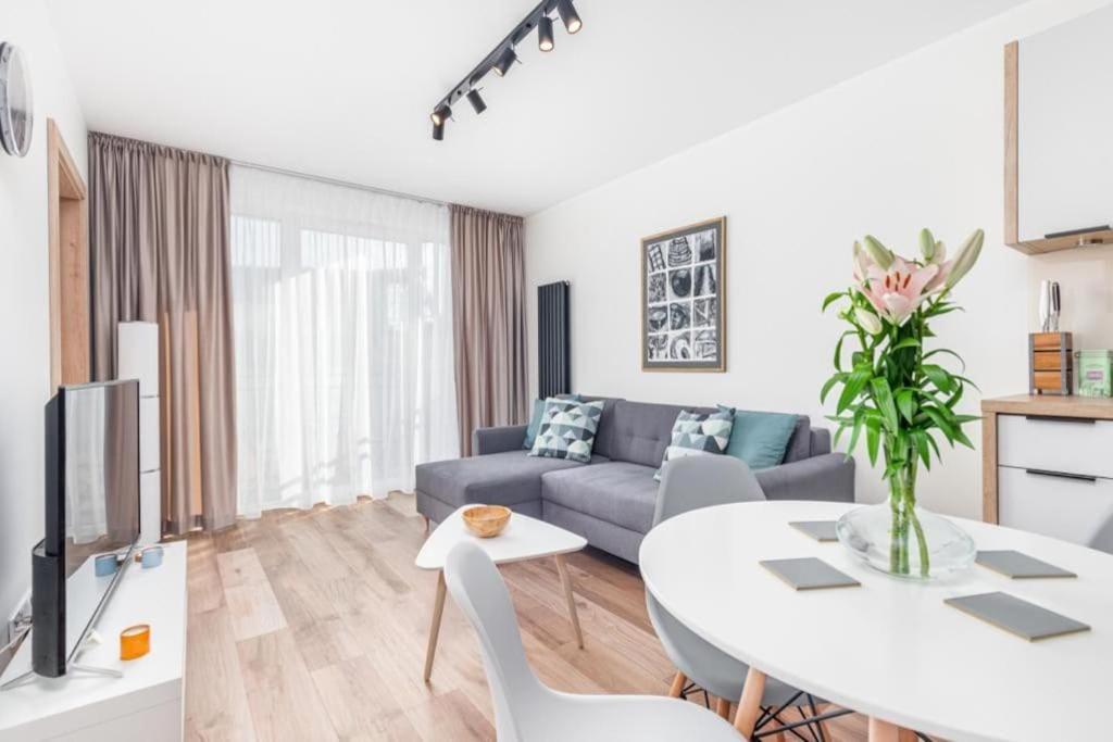 Modern Riverside Apartment With Free Parking Space Szczecin Ngoại thất bức ảnh